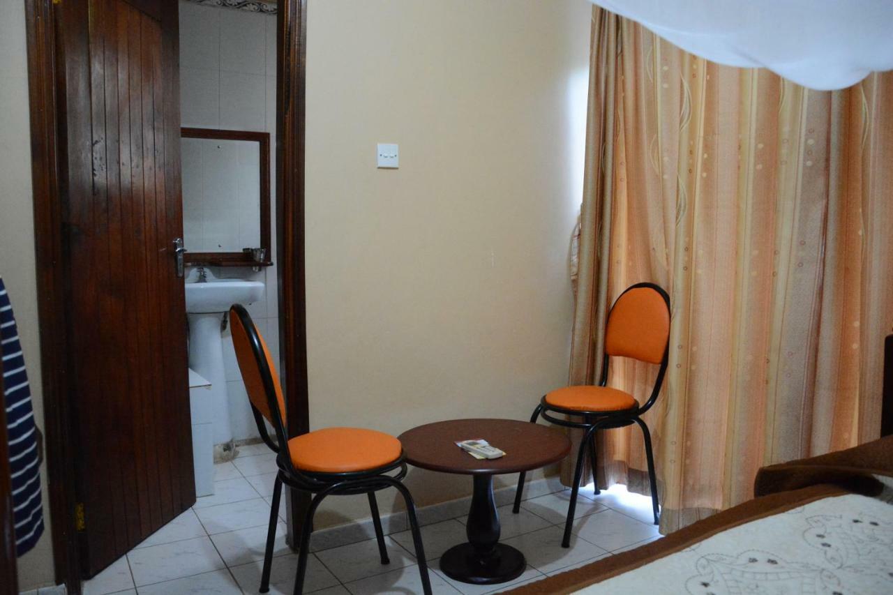 Rwenzori International Hotel Касесе Екстер'єр фото