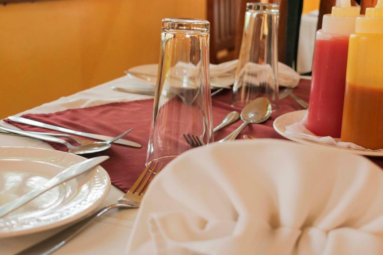 Rwenzori International Hotel Касесе Екстер'єр фото