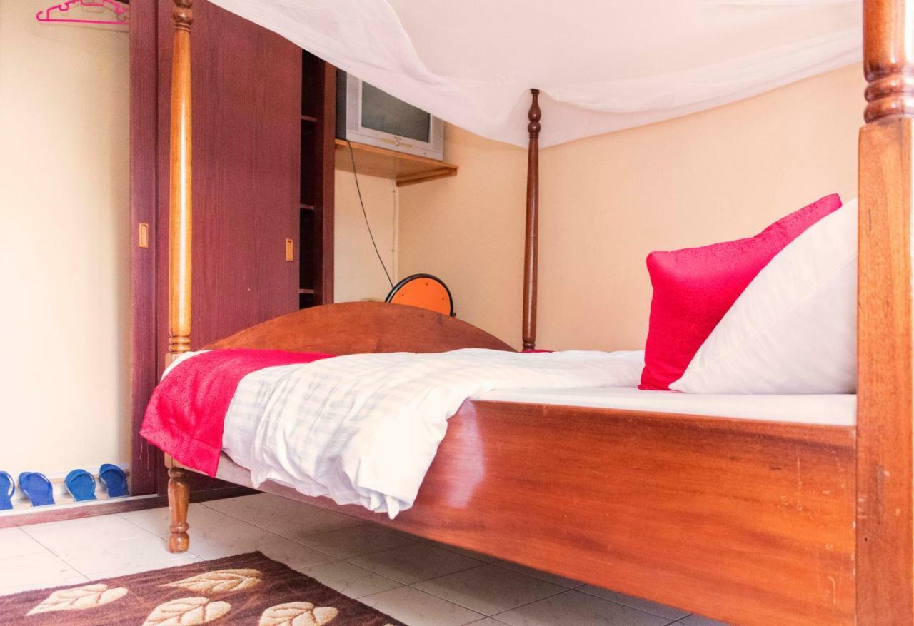 Rwenzori International Hotel Касесе Екстер'єр фото