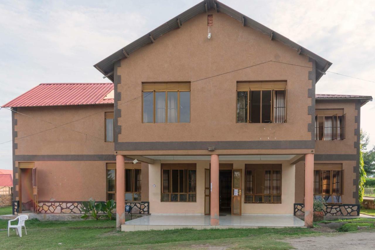 Rwenzori International Hotel Касесе Екстер'єр фото