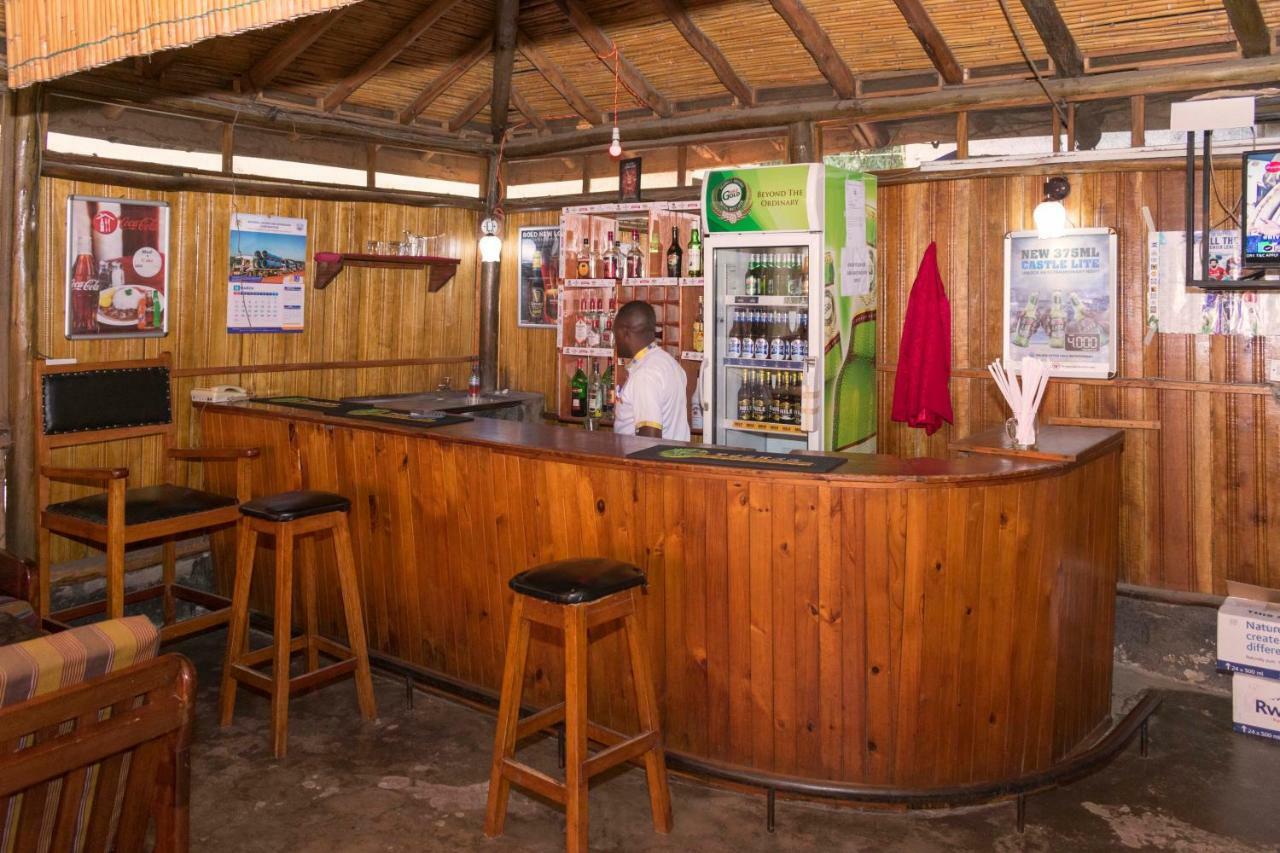 Rwenzori International Hotel Касесе Екстер'єр фото