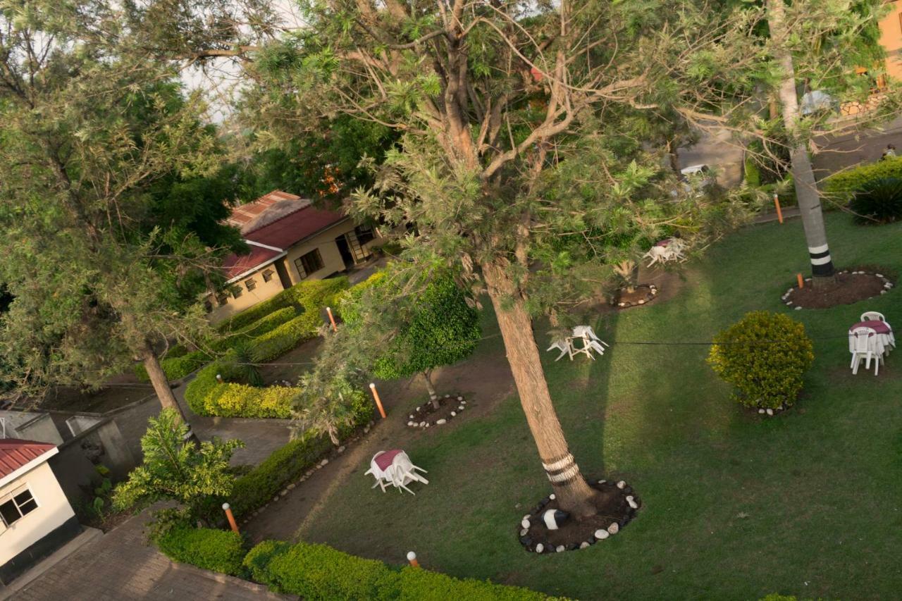 Rwenzori International Hotel Касесе Екстер'єр фото