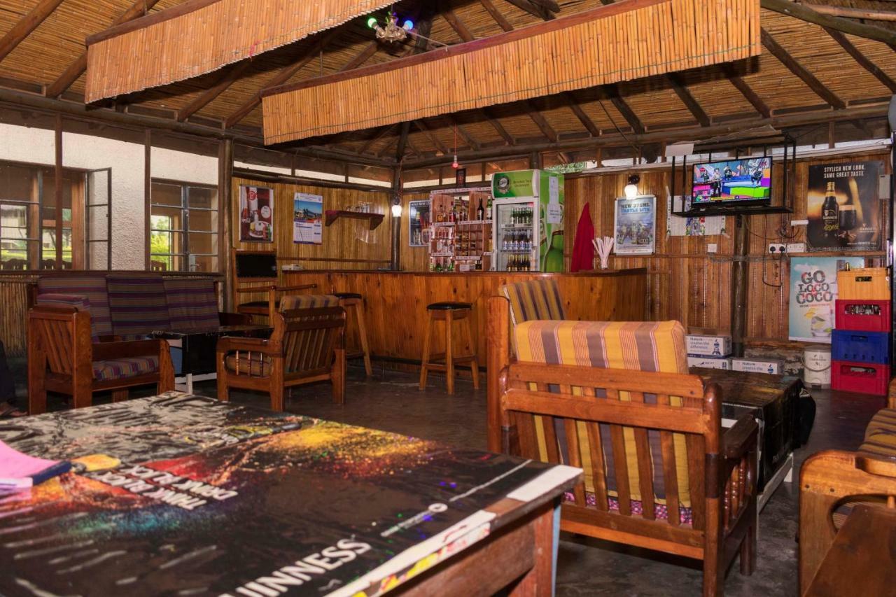 Rwenzori International Hotel Касесе Екстер'єр фото