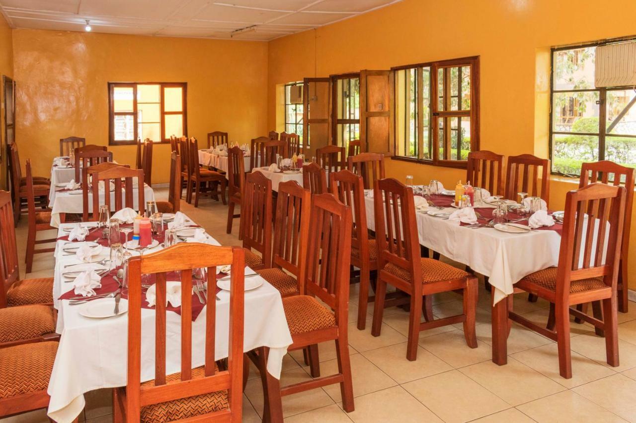 Rwenzori International Hotel Касесе Екстер'єр фото