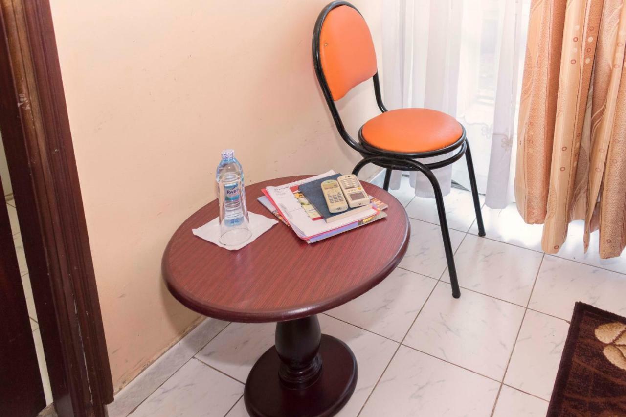 Rwenzori International Hotel Касесе Екстер'єр фото