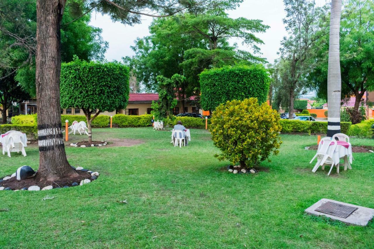 Rwenzori International Hotel Касесе Екстер'єр фото