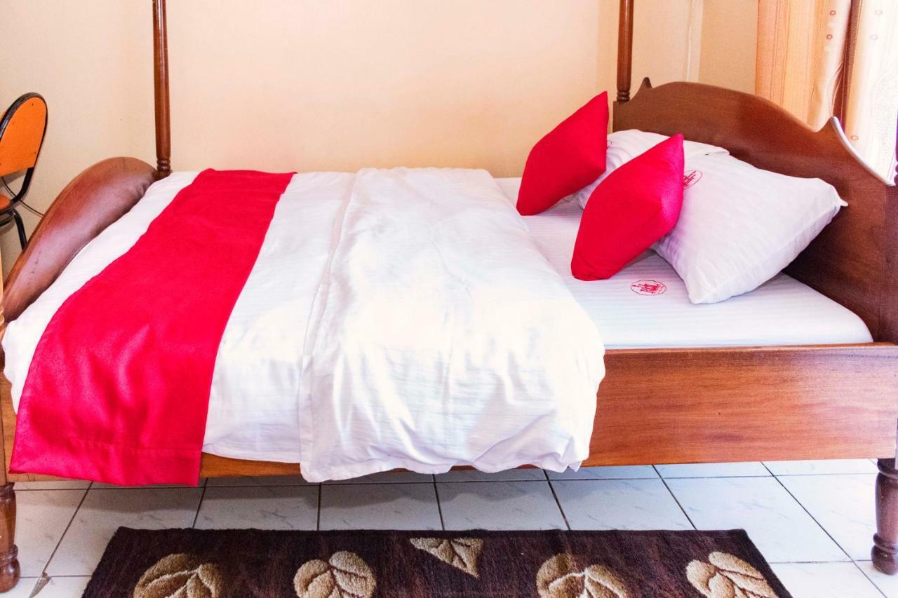Rwenzori International Hotel Касесе Екстер'єр фото